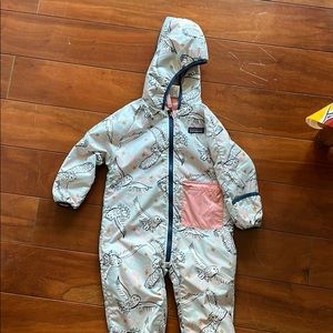Patagonia 12-18m reversible snow suit